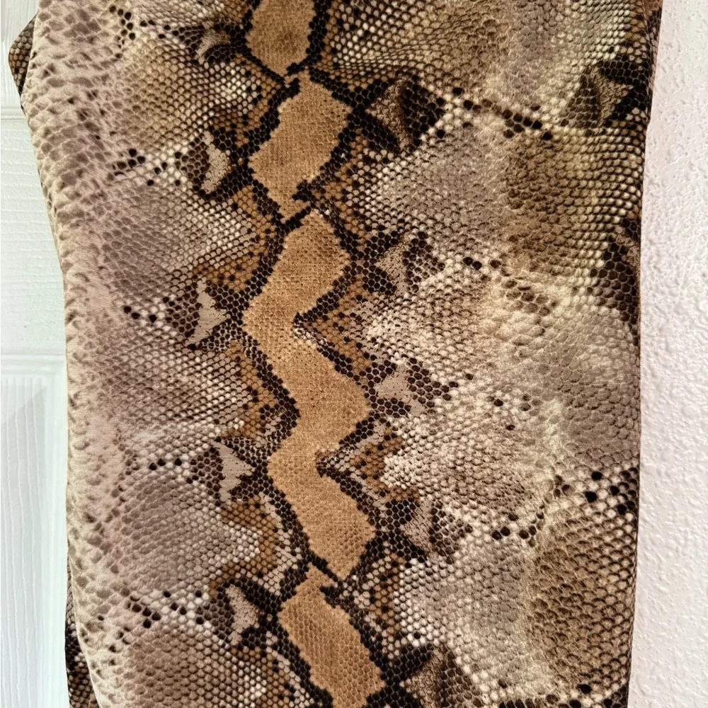 Windsor Snake Print mini Dress - Picture 5 of 12